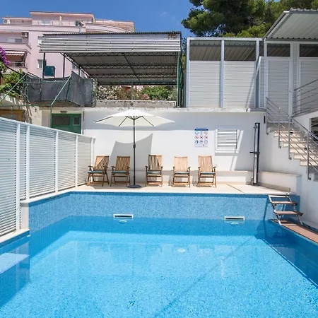 A2-apt W Shared Pool & Balcony Next To The Apartamento Trogir