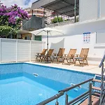 A2-apt W Shared Pool & Balcony Next To The * Trogir
