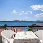 A2-apt W Shared Pool & Balcony Next To The Daire