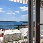 A2-apt W Shared Pool & Balcony Next To The Daire *