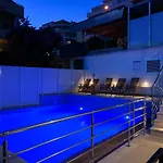 Daire A2-apt W Shared Pool & Balcony Next To The Trogir