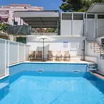 A2-apt W Shared Pool & Balcony Next To The Daire Trogir