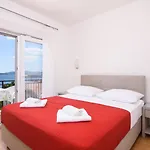 A2-apt W Shared Pool & Balcony Next To The * Trogir