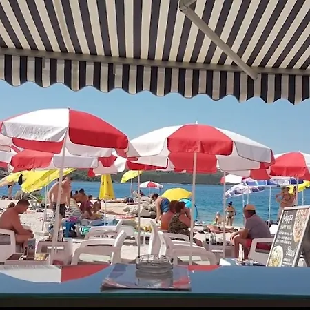 A2-apt W Shared Pool & Balcony Next To The Apartman *