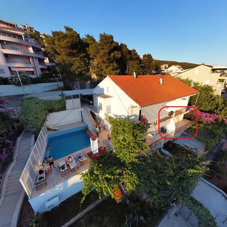 A2-apt W Shared Pool & Balcony Next To The * Trogir