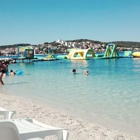 A2-apt W Shared Pool & Balcony Next To The Apartman