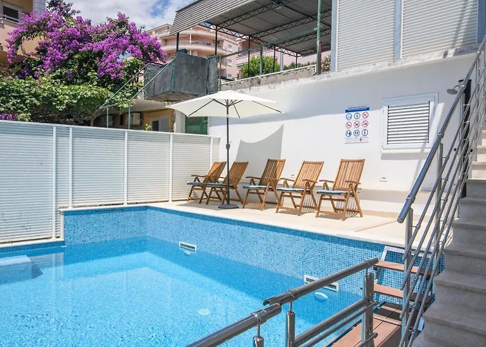 A2-apt W Shared Pool & Balcony Next To The * Trogir