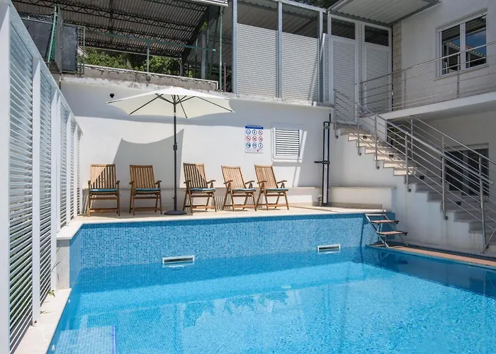 A2-apt W Shared Pool & Balcony Next To The Trogir