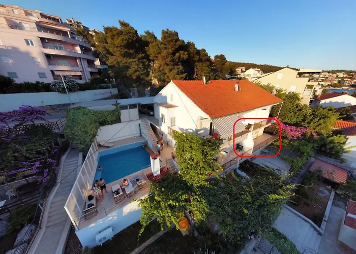 A2-apt W Shared Pool & Balcony Next To The * Trogir