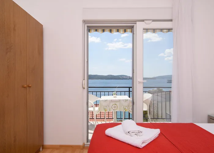 A2-apt W Shared Pool & Balcony Next To The Trogir